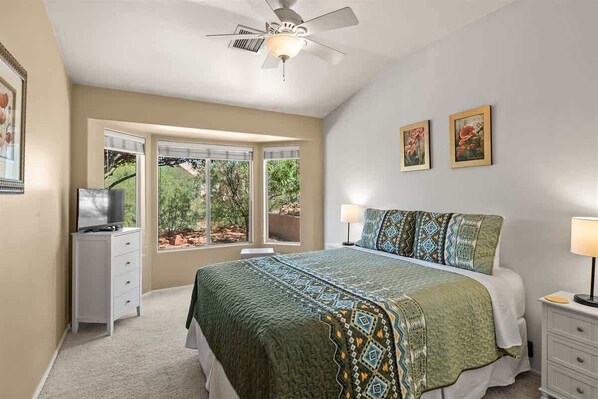 2 bedrooms, desk, iron/ironing board, free WiFi