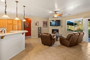 TV, fireplace, offices