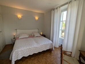 3 dormitorios, wifi gratis, ropa de cama