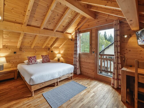 Helles Chalet in Dorfnähe mit Entspannungsbereich