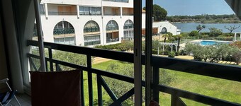 2-room apt with pool and parking in Port Camargue
