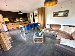 Living area - Apartment for 6, 3 bed, parking, near slopes - Grand-Bornand (Le Grand-Bornand)