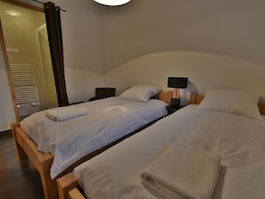 2 bedrooms, free WiFi