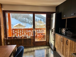 Fridge, microwave, oven, dishwasher - Apartment for 6, 3 bed, parking, near slopes - Grand-Bornand (Le Grand-Bornand)