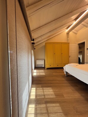 Comfort Apartment, 1 Double Bed with Sofa bed, Kitchenette, Hill View