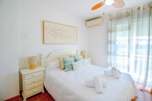 2 室のベッドルーム、WiFi (無料)、ベッドシーツ