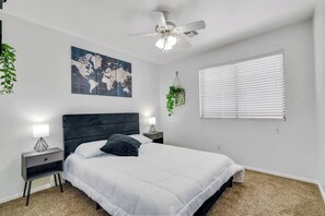 3 soverom, strykejern/-brett, wi-fi og sengetøy