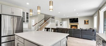 20+Group Getaways •Private Sauna & Hot Tub• Stunning Views!