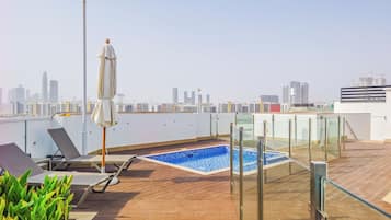 Hồ bơi ngoài trời