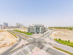 Exterior - Luxury Meydan Escape Condo with City View (Dubai)