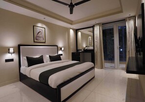 Deluxe Suite, Balcony, City View - Hotel Brockley Villa Near IGI Airport (New Delhi)