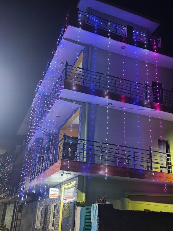 Front of property - Goroomgo Anandam Home Stay Rishikesh (Rishikesh)