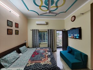Soundproofing, free WiFi, bed sheets - Goroomgo Anandam Home Stay Rishikesh (Rishikesh)