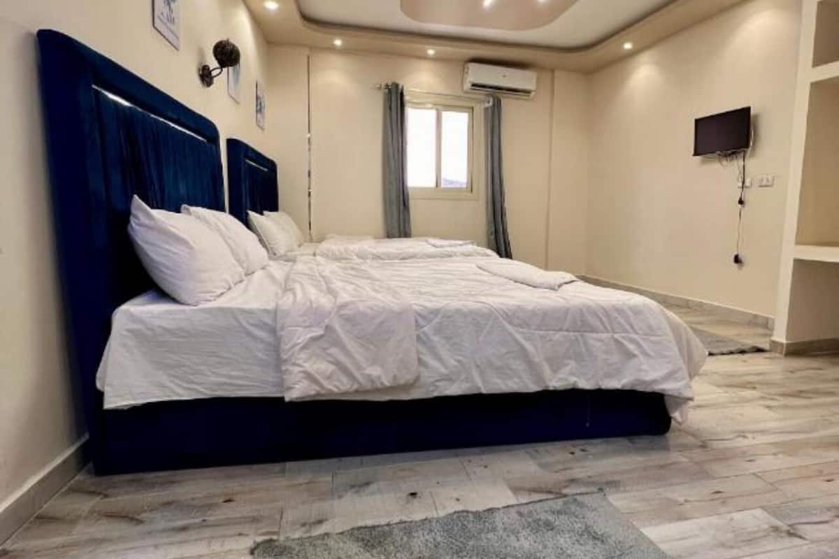 2 عدّة غرف نوم وواي فاي مجانًا وملاءات أسرّة