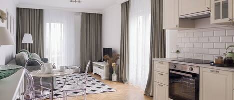 Réfrigérateur, four, plaque de cuisson, lave-vaisselle