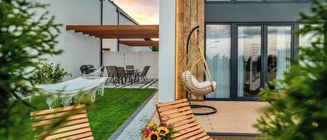 Family House, 3 Bedrooms, Pool Access, Garden View | Terrace/patio