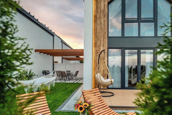 Family House, 3 Bedrooms, Pool Access, Garden View | Terrace/patio