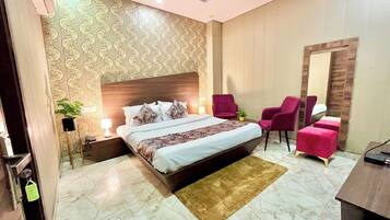 Double or Twin Room | Desk, free WiFi