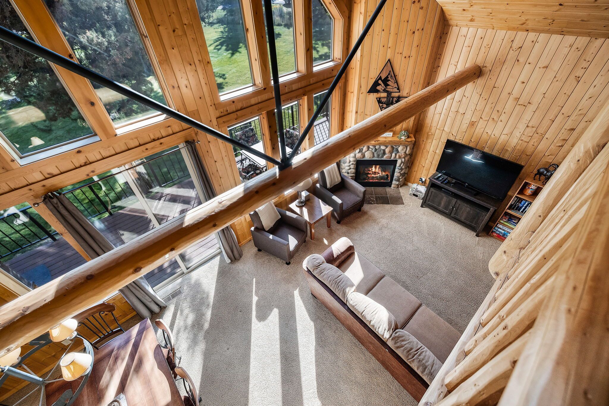 Smart TV, chimenea y futbolito 