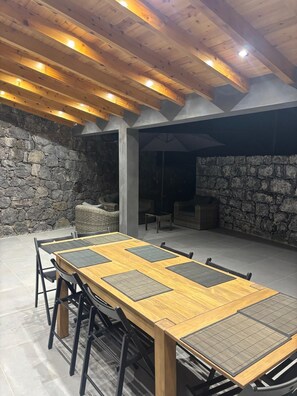 Outdoor dining