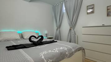 1 bedroom, iron/ironing board, travel crib, WiFi