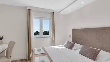 Iron/ironing board, free WiFi