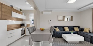 Living area - Apartment Hrvoje -nur 50m bis zum Meer (Baska Voda)