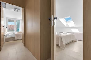 2 bedrooms, in-room safe, iron/ironing board, free WiFi - Penthouse Nikolina-50m to beach (Makarska)