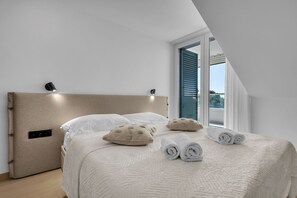 2 bedrooms, in-room safe, iron/ironing board, free WiFi - Penthouse Nikolina-50m to beach (Makarska)