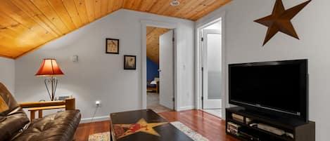 Fernseher, Kamin, Arbeitsbereiche