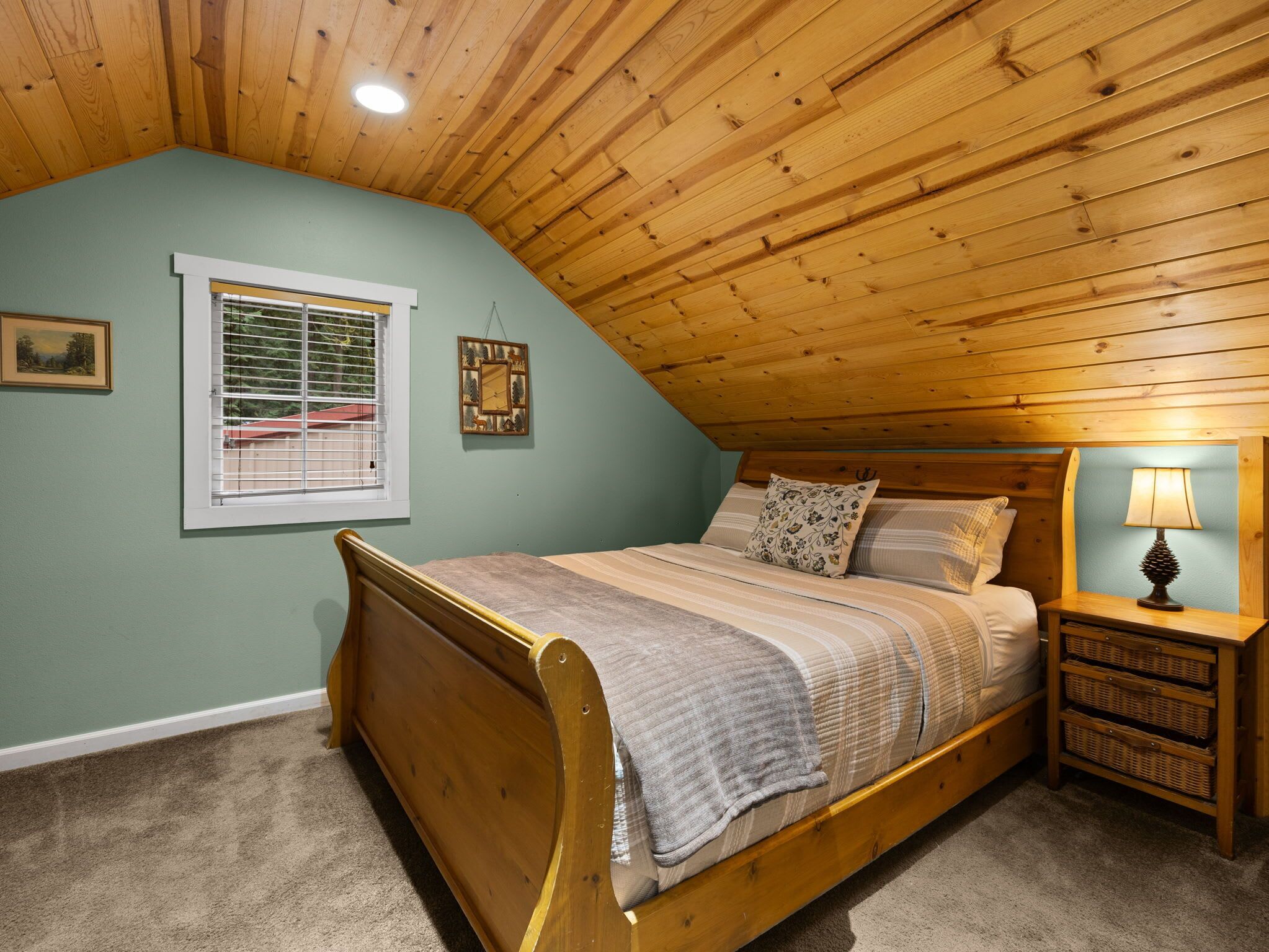 3 bedrooms, iron/ironing board, travel crib, WiFi