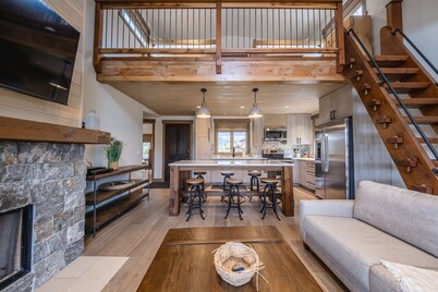 Getaway at the Wilderness Club w/ Hot Tub!
