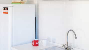 KĂŒhlschrank, Ofen, Herdplatte, GeschirrspĂŒler