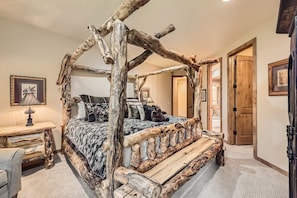 5 bedrooms, iron/ironing board, WiFi, bed sheets