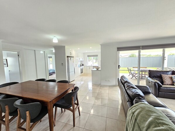 Dining - Julia's - Close to the heart of Robe (Robe)