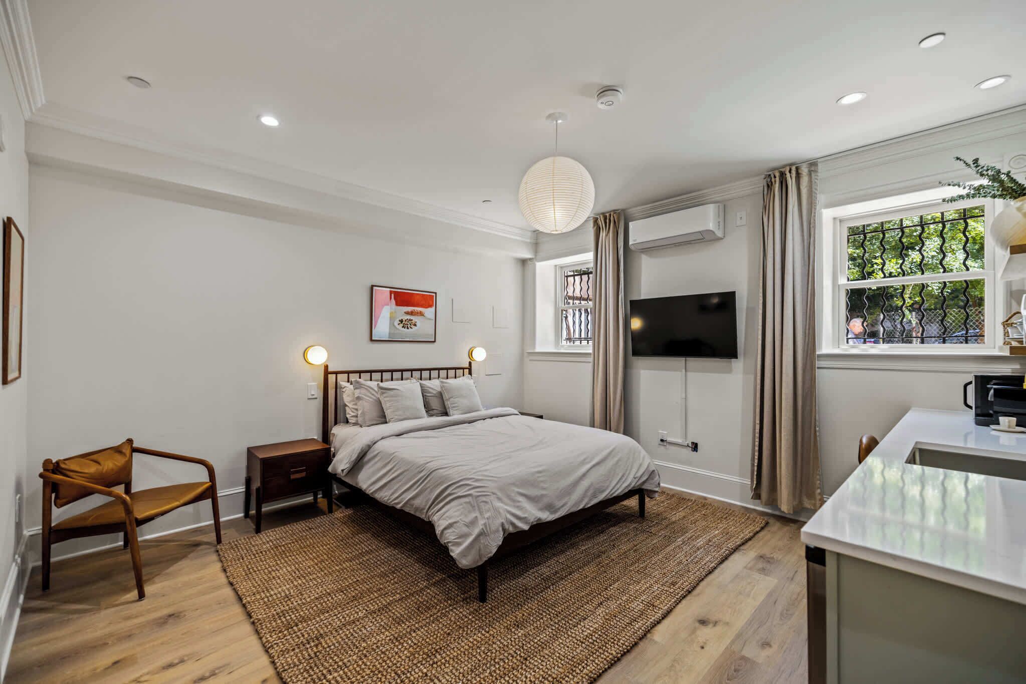 1 bedroom, desk, WiFi, bed sheets