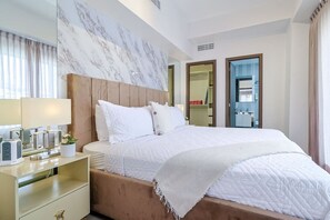 1 bedroom, desk, iron/ironing board, WiFi