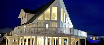 Sunsations - Three Bedroom House, Sleeps 8
