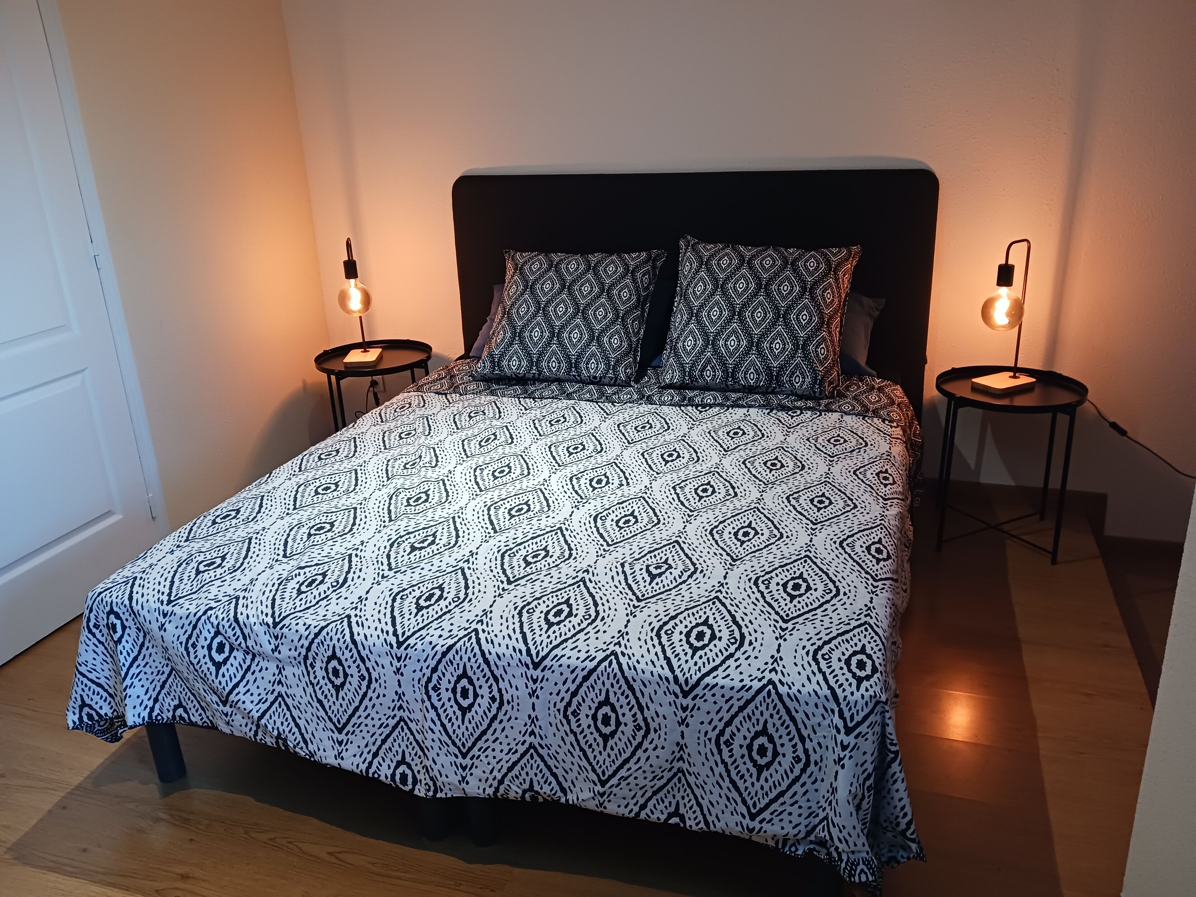 4 Schlafzimmer, Schreibtisch, Bügeleisen/Bügelbrett, Reisekinderbett