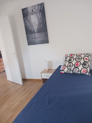 4 bedrooms, desk, iron/ironing board, travel crib - Comfortable village house in a quiet street  (Jozerand)