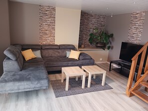 Una Smart TV, libros