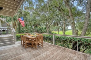 Outdoor dining - New rental, great Vanderhorst home (Kiawah Island)