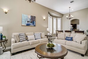 Interior - El Paso Home Near Downtown & Parks (El Paso)