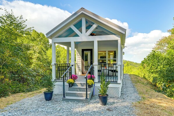 Interior - Franklin Cottage: Deck w/ Blue Ridge Mtn Views! (Franklin)