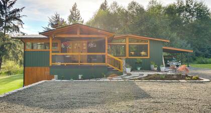 Washington Gem on 8.5 Acres: Clamming Nearby!