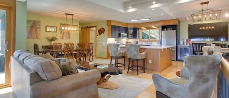 House (5 Bedrooms) | Interior