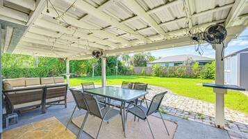 Khu ẩm thực ngoài trời