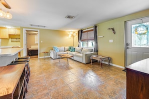 Interior - 10 Mi to Bonita Beach: Pet-friendly Home w/ Yard! (Bonita Springs)