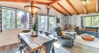 1 Mi to Pine Mountain Lake Marina: Yosemite Cabin!