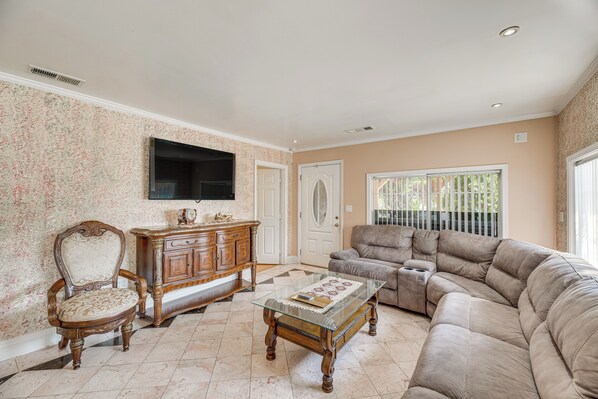 House (2 Bedrooms) | Front of property